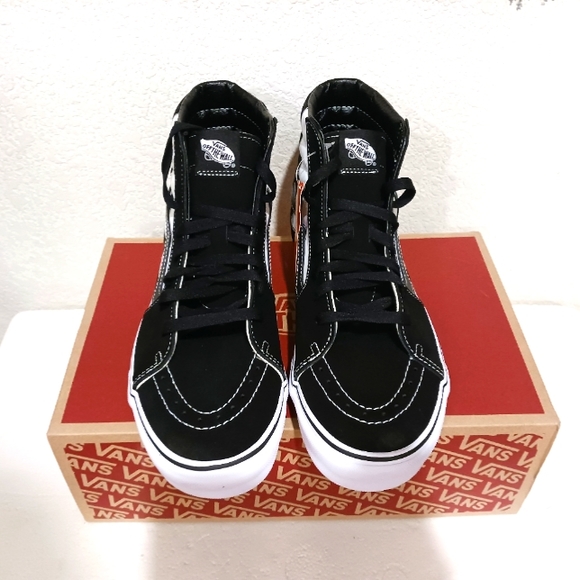 Vans - Picture 2 of 4